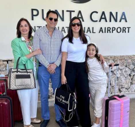 no solo te ofrecemos un coche, te ofrecemos libertad y confianza. Con nuestro equipo disponible 24/7 y vehículos en perfectas condiciones, podrás concentrarte en lo que realmente importa: disfrutar tu viaje al máximo.